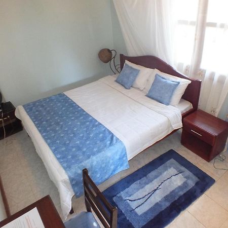 Family Nest Guesthouse 키수무 외부 사진
