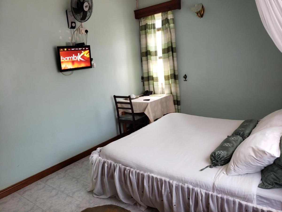 Family Nest Guesthouse 키수무 외부 사진
