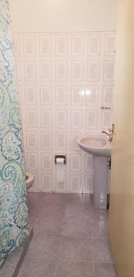 Family Nest Guesthouse 키수무 외부 사진