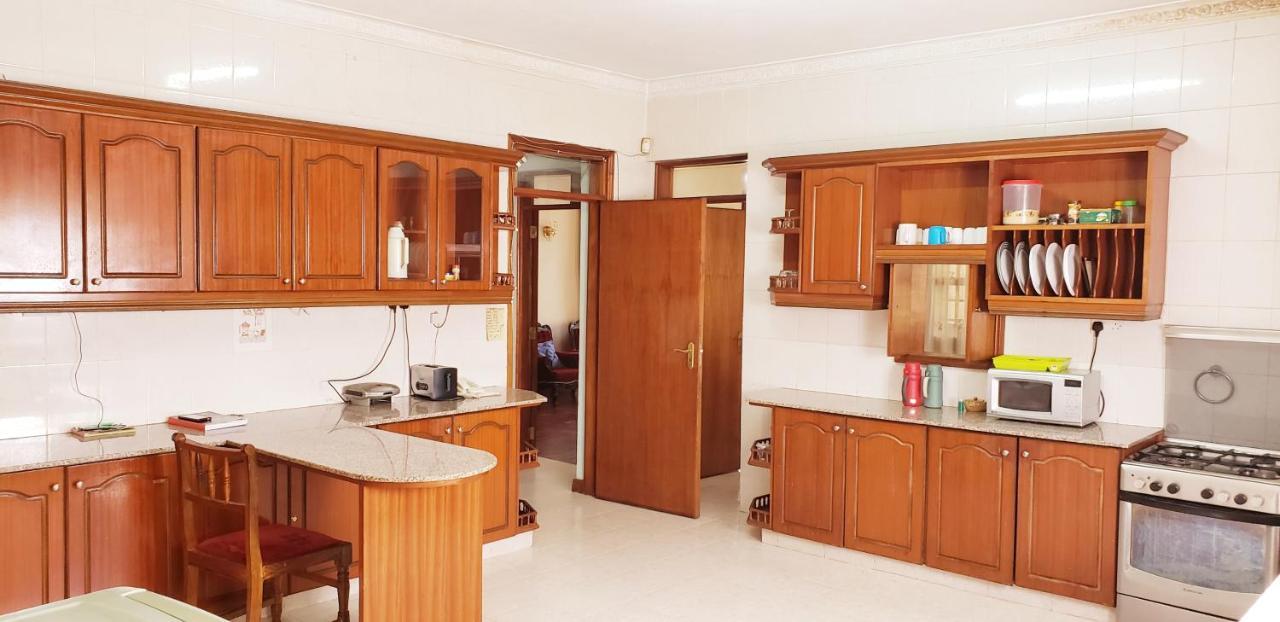Family Nest Guesthouse 키수무 외부 사진