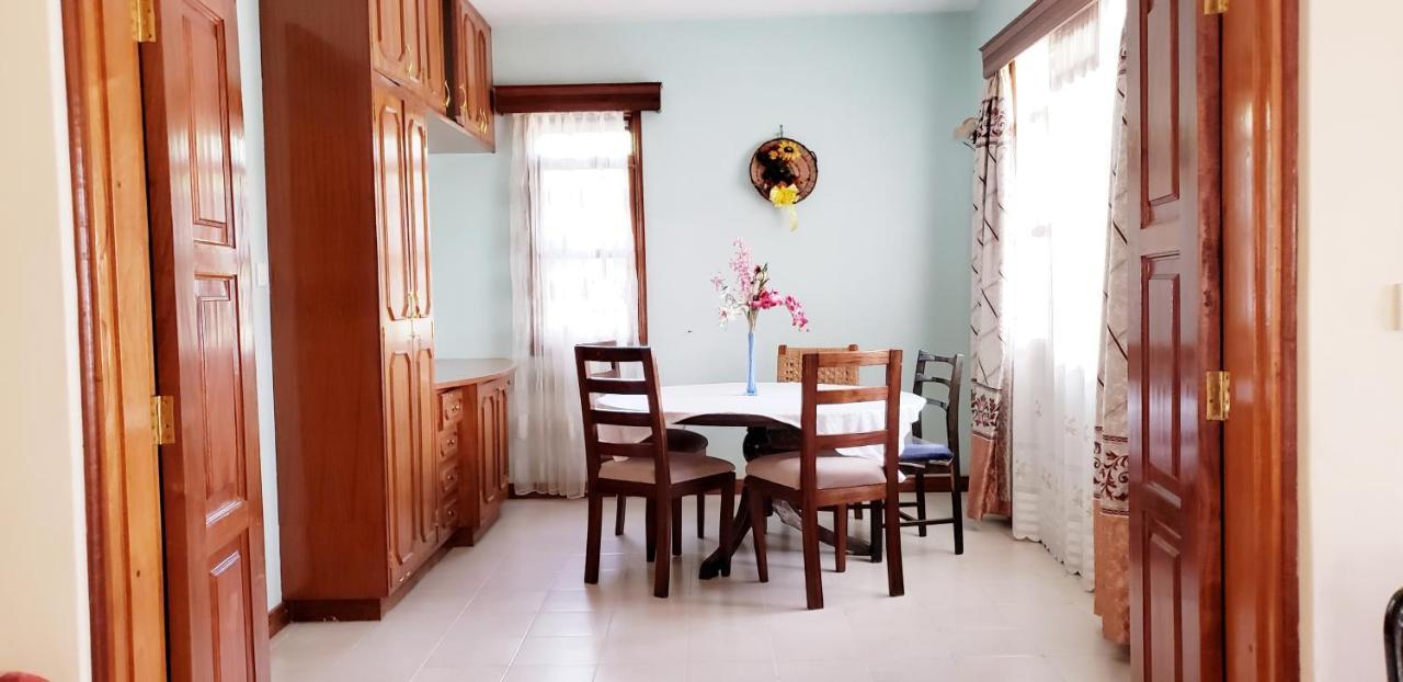 Family Nest Guesthouse 키수무 외부 사진