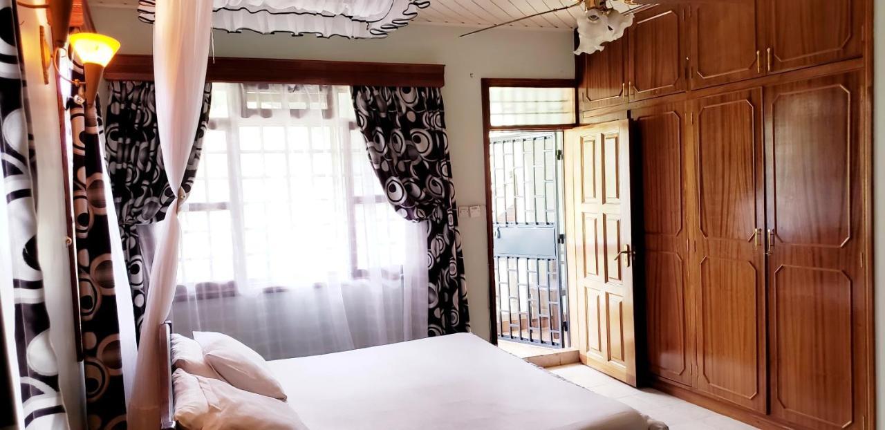 Family Nest Guesthouse 키수무 외부 사진