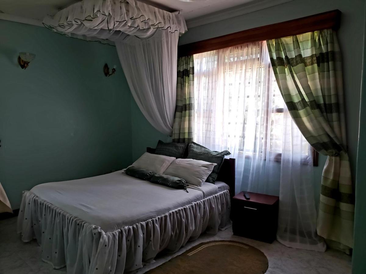 Family Nest Guesthouse 키수무 외부 사진
